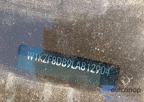 2020 Mercedes-Benz E 350 z USA, uszkodzony, nr VIN W1KZF8DB9LA812904